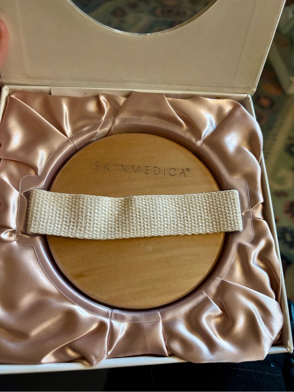 SkinMedica Beige Round Cushion Applicator with Elastic Strap